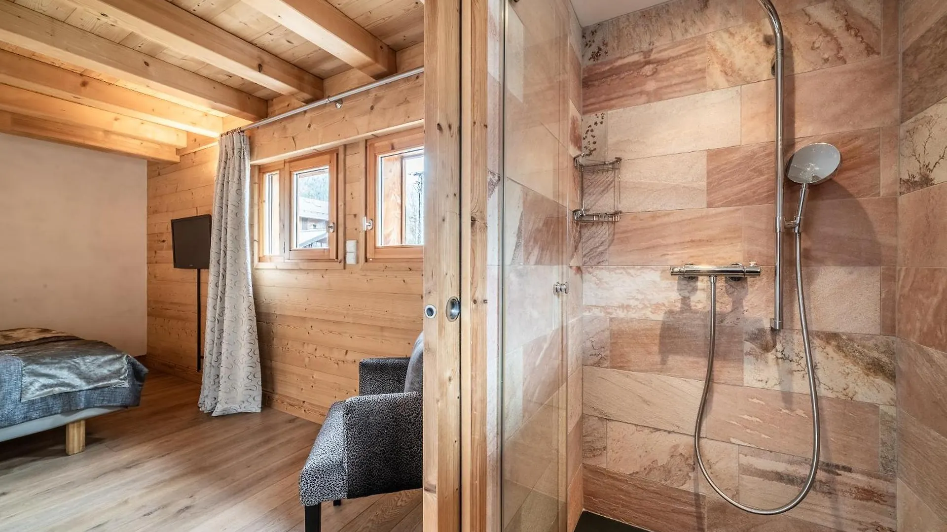 Chalet Inari Chamonix - By Emerald Stay 0*,  Francie