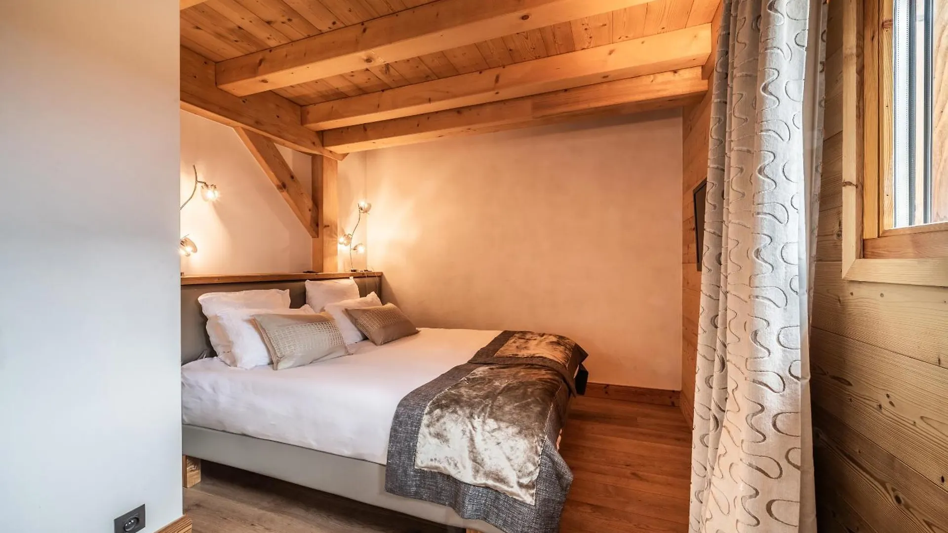 Chalet Inari Chamonix - By Emerald Stay 0*,  Francie