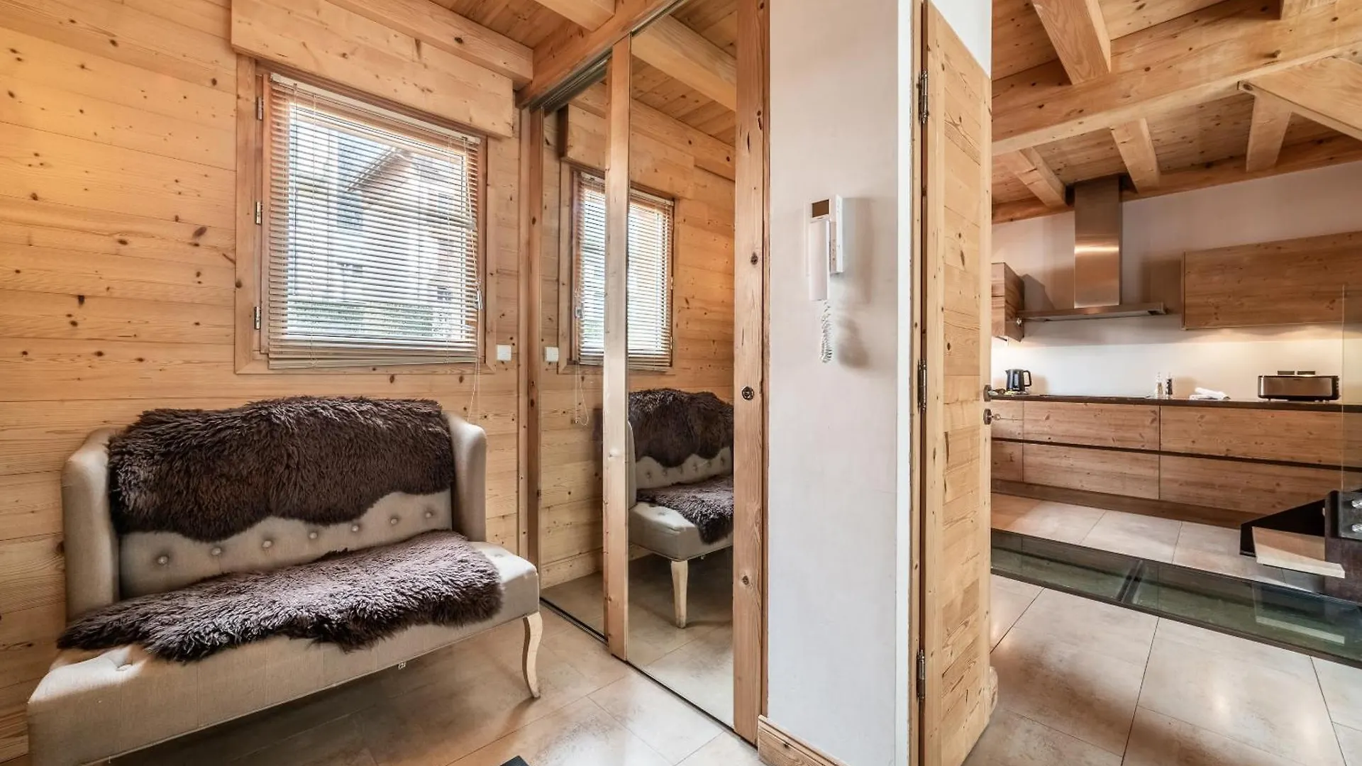 Chalet Inari Chamonix - By Emerald Stay 0*,  Francie
